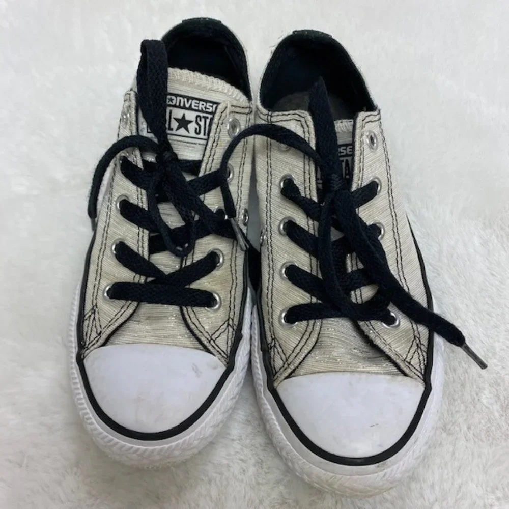 Girl's Converse Chuck Taylor All Stars Silver Metallic Sneakers, size‎ 13 Youth